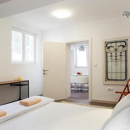 Apartament Holliday Lux *