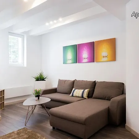 Holliday Lux Apartament Belgrad