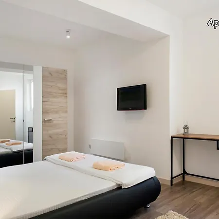 Apartament Holliday Lux *