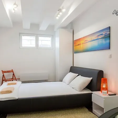 Holliday Lux Apartament Belgrad