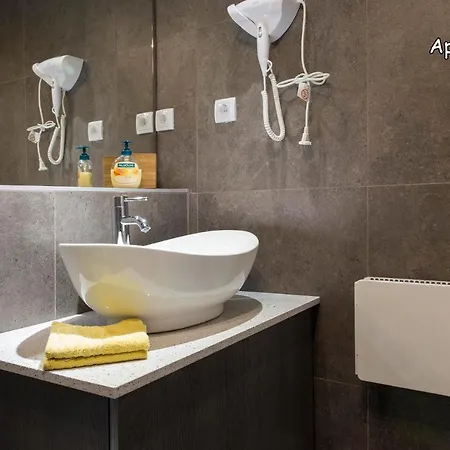 Holliday Lux Apartament *